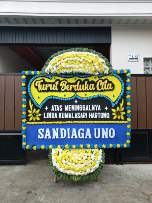 Papan Bunga Duka di Pakulonan Barat